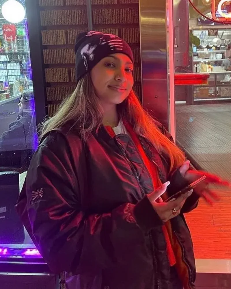 Black Y2K Beanie - Image 5